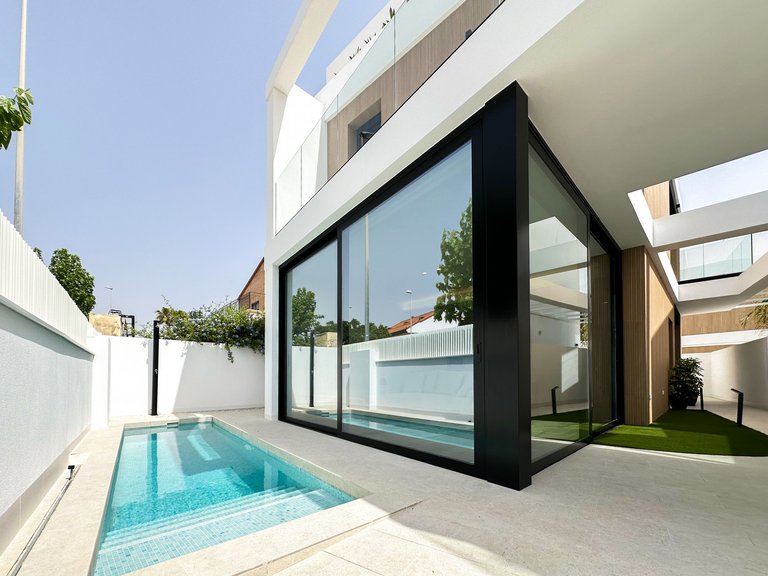 Villa for sale in Pilar De La Horadada, Alicante 1