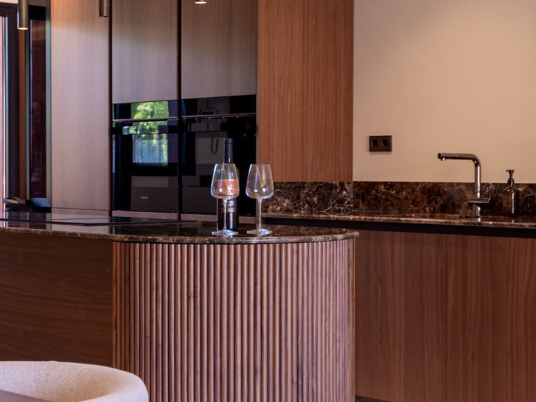 Radhus, Golden Mile 25