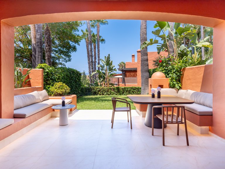 Radhus, Golden Mile 1