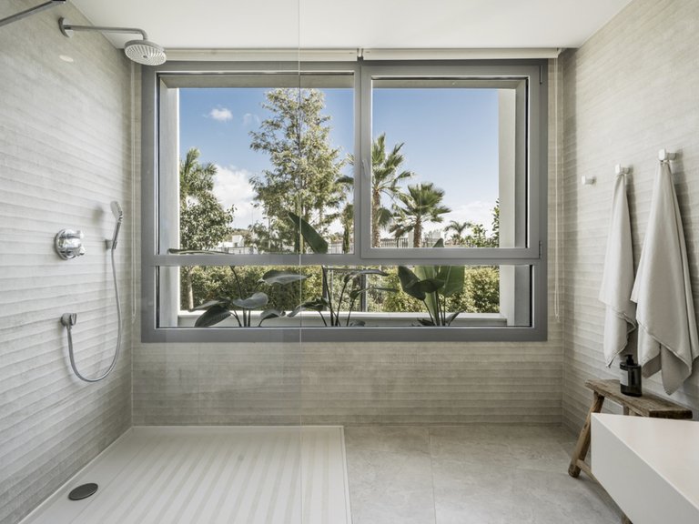 EXPERIENCE CONTEMPORARY MEDITERRANEAN LIVING IN MARBELLA EAST 13