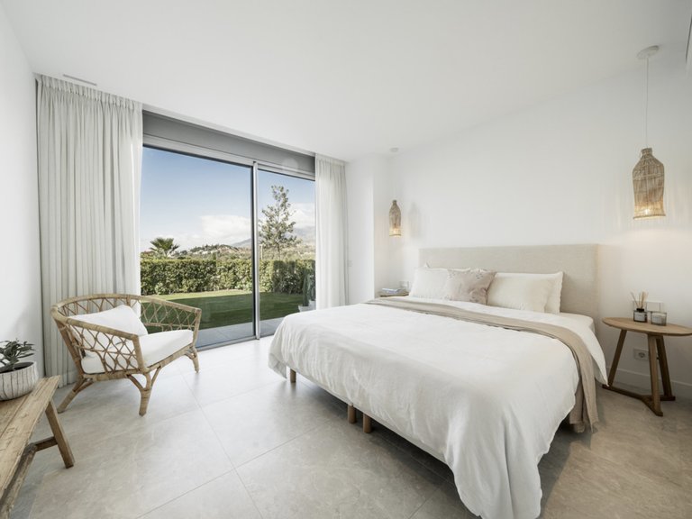 EXPERIENCE CONTEMPORARY MEDITERRANEAN LIVING IN MARBELLA EAST 14