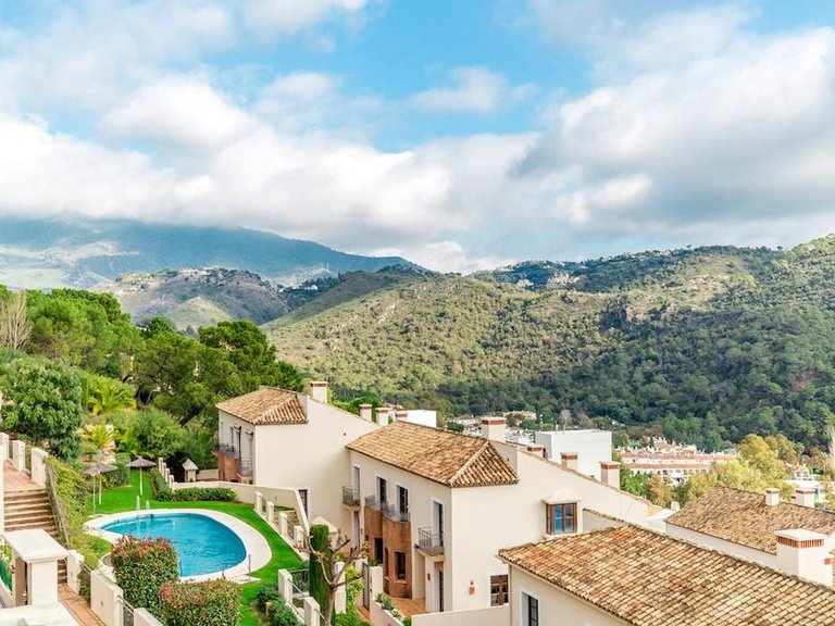 Town House for Sale in Benahavis, Malaga 32
