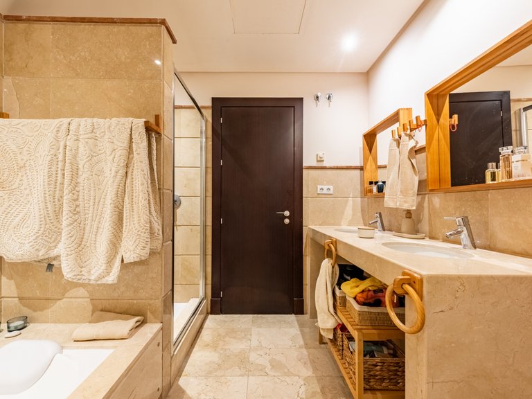 Town House for Sale in Benahavis, Malaga 19