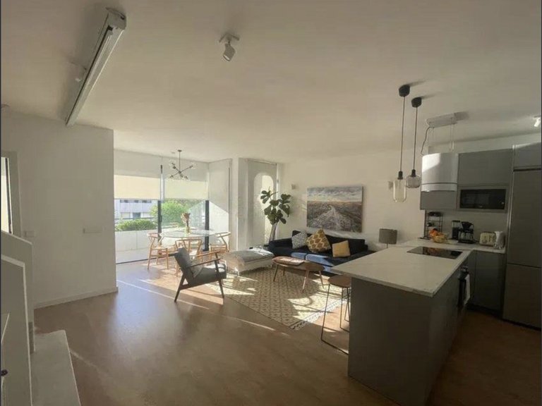 Luxurious Renovated Penthouse with Sea Views Steps from the Beach – Marbella Golden Mile 3
