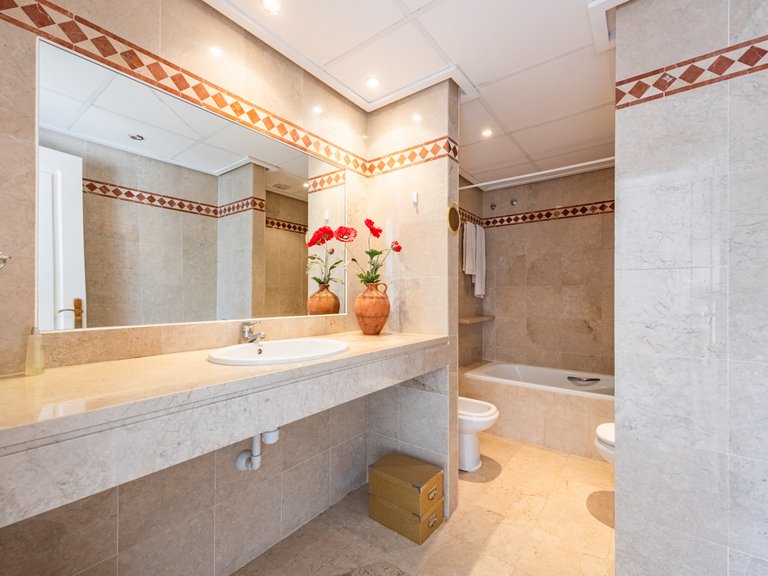 Apartment for Sale in Benahavis, Malaga 15