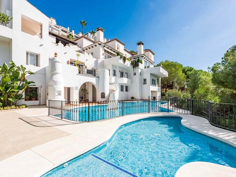 Apartment for Sale in Benahavis, Malaga 19