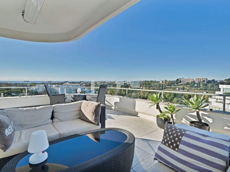 Apartment for Sale in San Pedro De Alcantara, Malaga 1