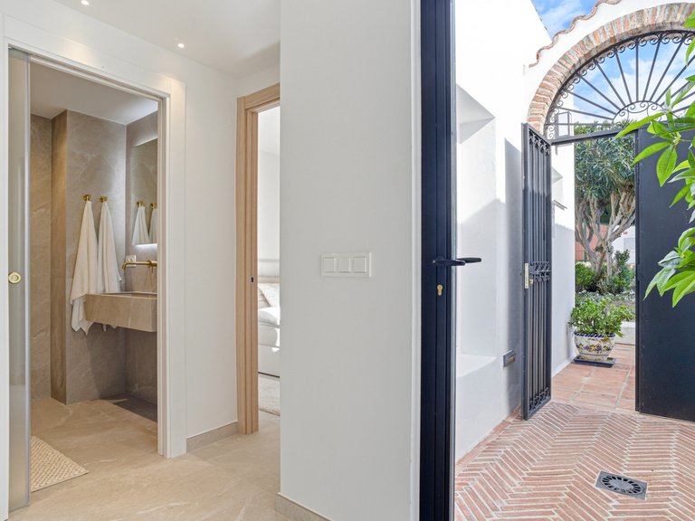 Town House for Sale in Marbella, Malaga, Nueva Andalucia 26
