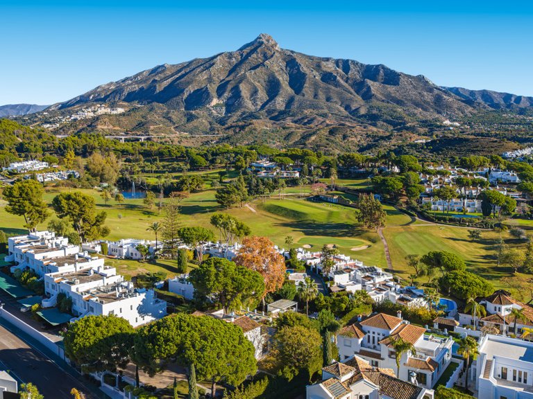 Town House for Sale in Marbella, Malaga, Nueva Andalucia 32