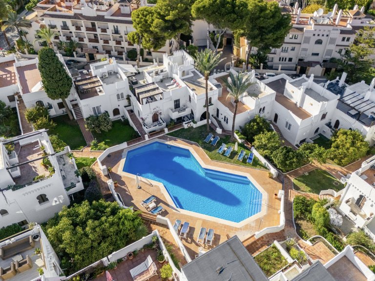Town House for Sale in Marbella, Malaga, Nueva Andalucia 2