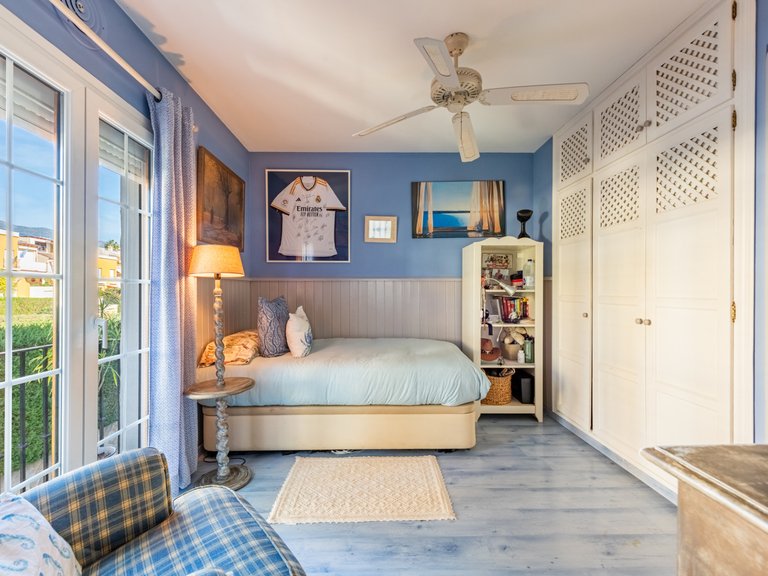 Semi-detached house for sale 21