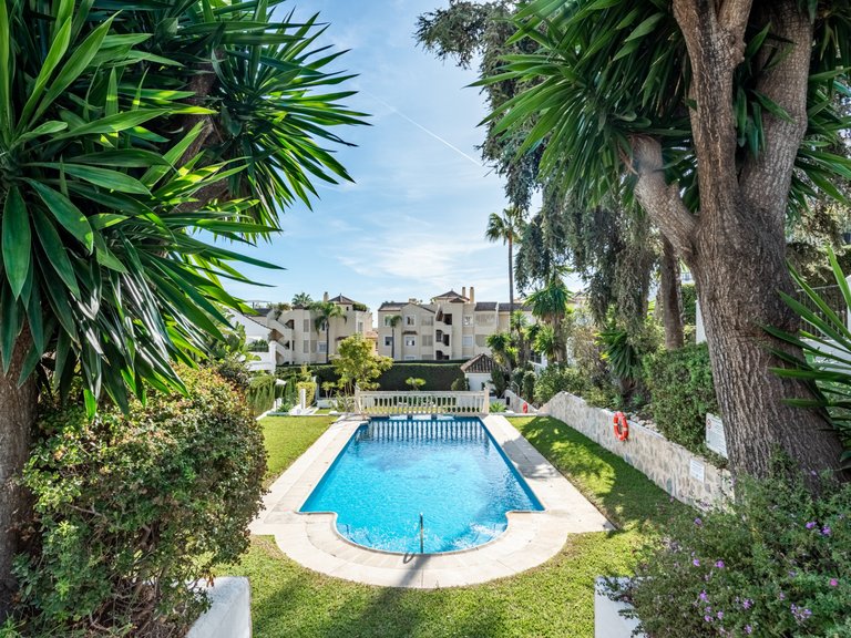 Semi-detached house for sale 2