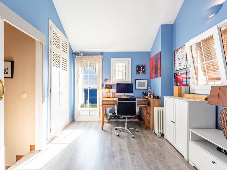 Semi-detached house for sale 25