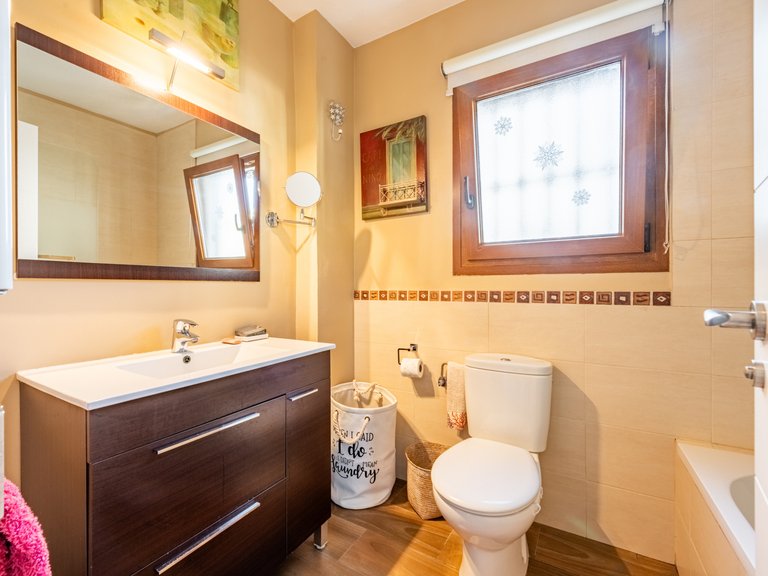 Semi-detached house for sale 22