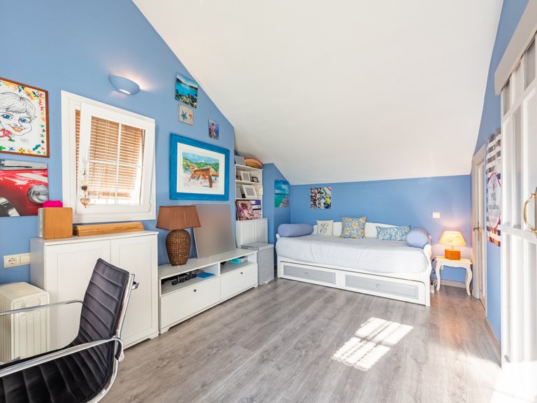 Semi-detached house for sale 24