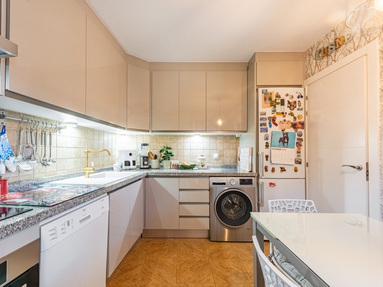 Semi-detached house for sale 15