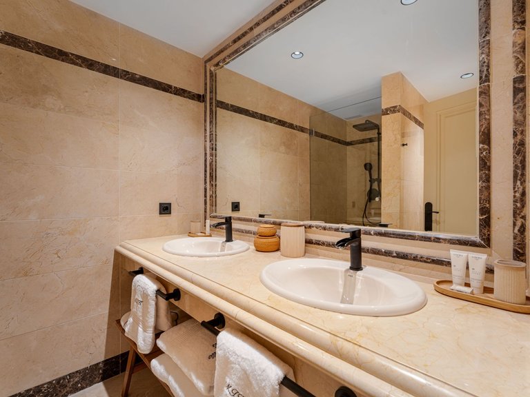 Apartment for Sale in Marbella, Malaga, Marbella Golden Mile 12