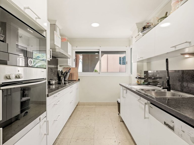 Apartment for Sale in Marbella, Malaga 12