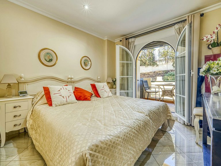 Apartment for Sale in Marbella, Malaga 15