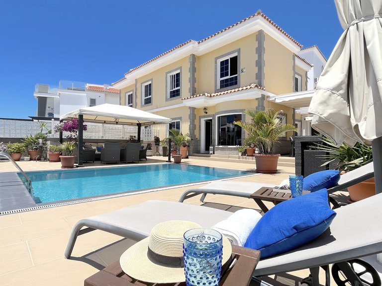 Villa for Sale in Mogan, Las Palmas 2