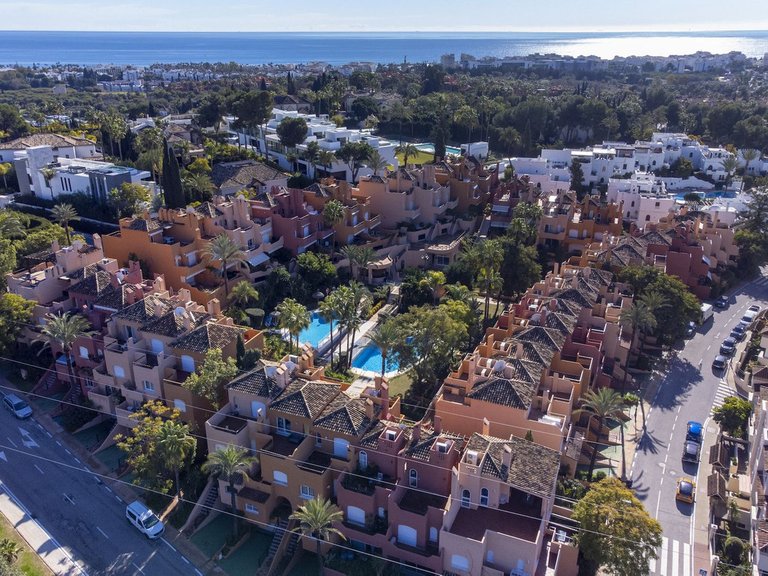Town House for Sale in Marbella, Malaga, Nueva Andalucia 1