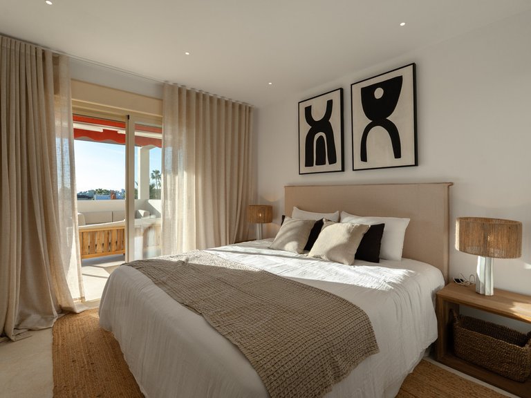 Apartment for Sale in Marbella, Malaga, Nueva Andalucia 16