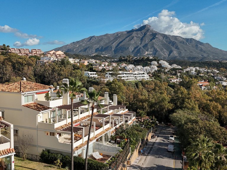 Apartment for Sale in Marbella, Malaga, Nueva Andalucia 14