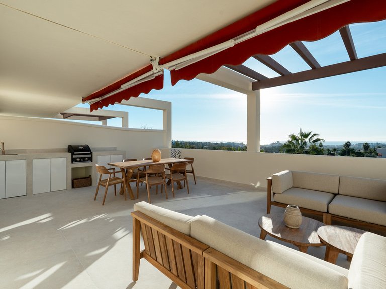 Apartment for Sale in Marbella, Malaga, Nueva Andalucia 1