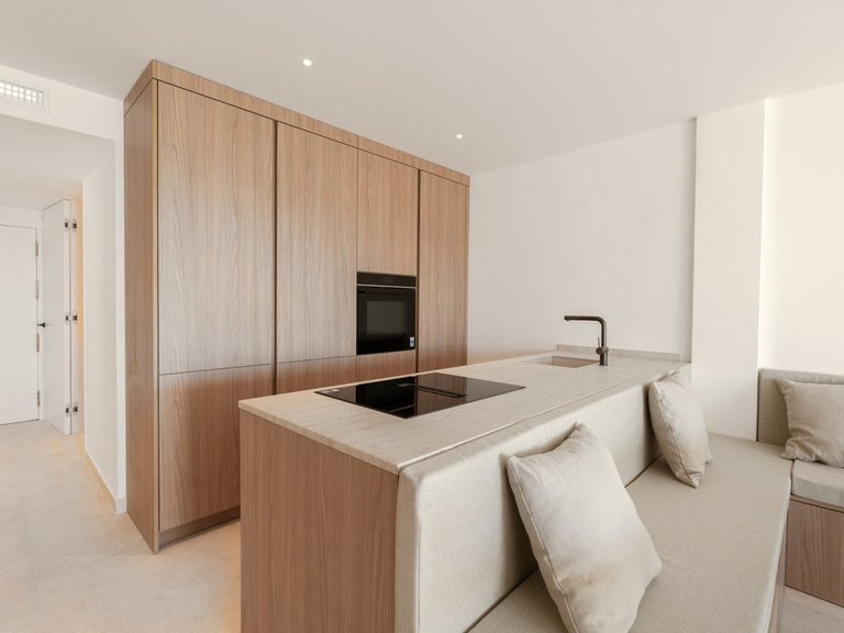 Apartment for Sale in Marbella, Malaga, Nueva Andalucia 6