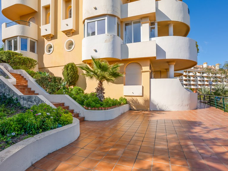 Apartment for Sale in Marbella, Malaga, Nueva Andalucia 16