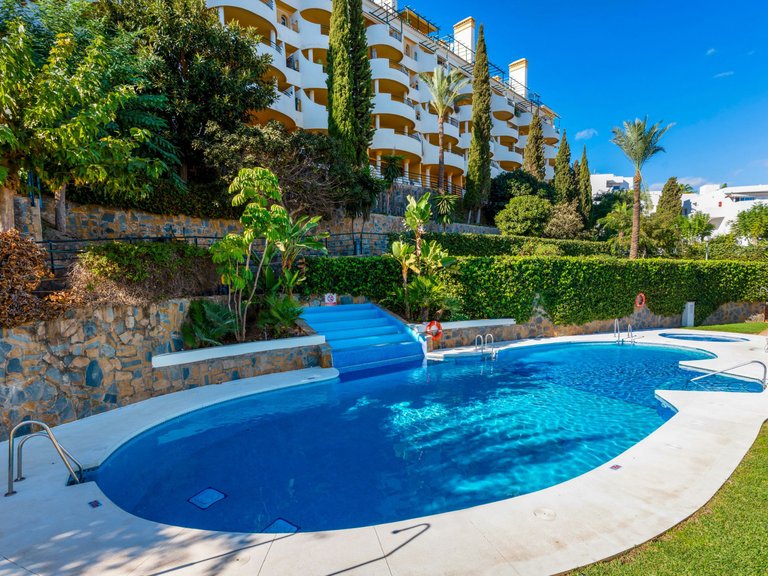 Apartment for Sale in Marbella, Malaga, Nueva Andalucia 21