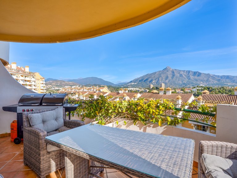 Apartment for Sale in Marbella, Malaga, Nueva Andalucia 9