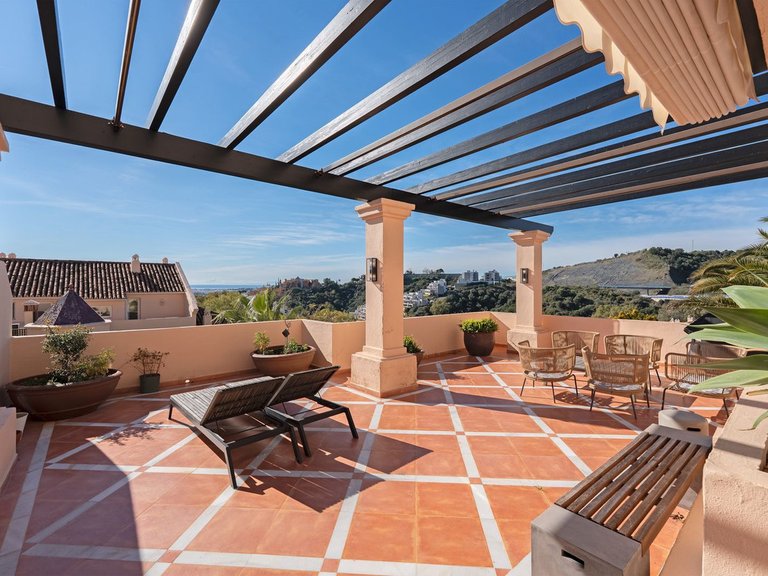 Apartment for Sale in Marbella, Malaga, Nueva Andalucia 19