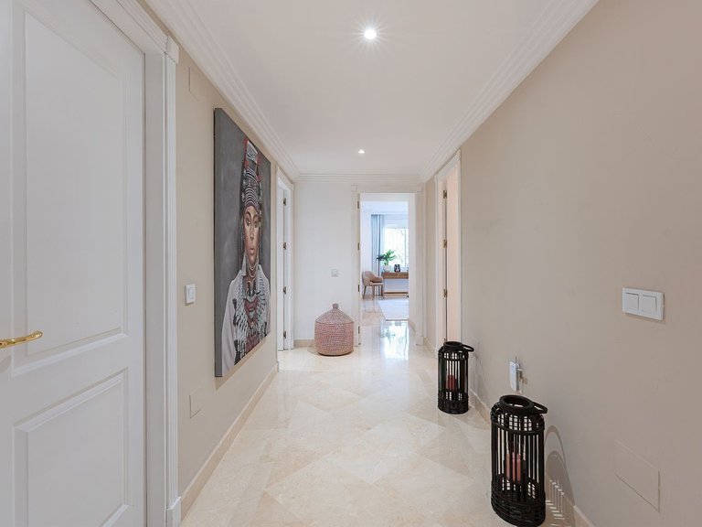 Apartment for Sale in Marbella, Malaga, Nueva Andalucia 11