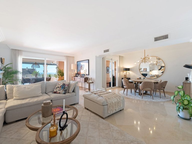 Apartment for Sale in Marbella, Malaga, Nueva Andalucia 3
