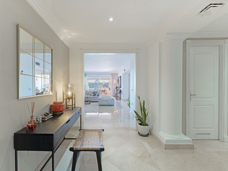 Apartment for Sale in Marbella, Malaga, Nueva Andalucia 9