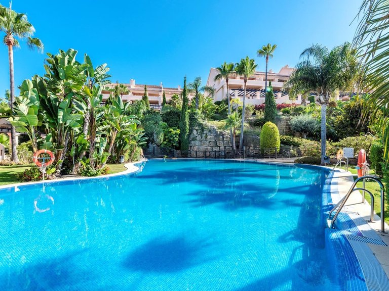 Apartment for Sale in Marbella, Malaga, Nueva Andalucia 29
