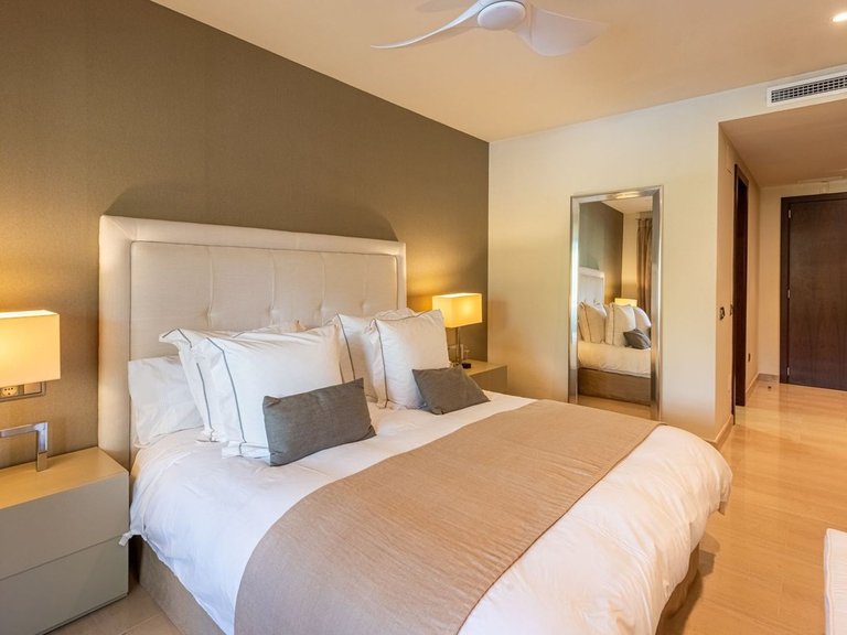 Apartment for Sale in Marbella, Malaga, Nueva Andalucia 10