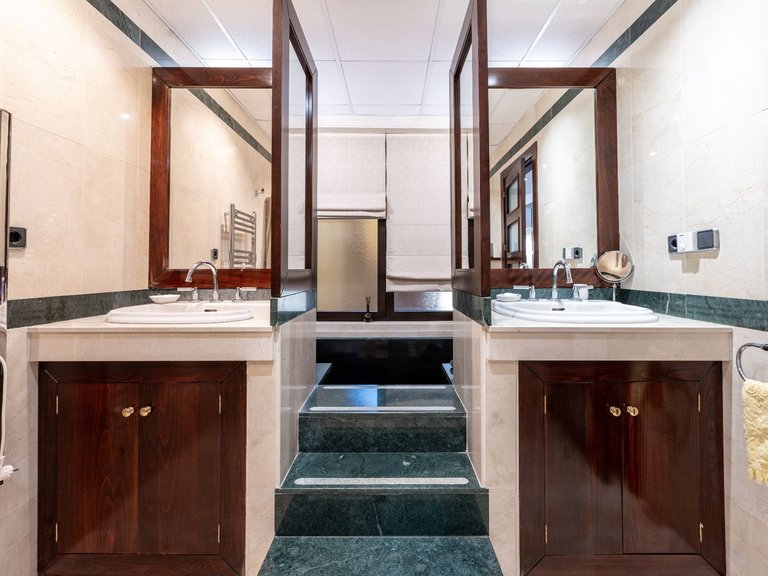 Apartamento en planta baja en Puerto Banús 19