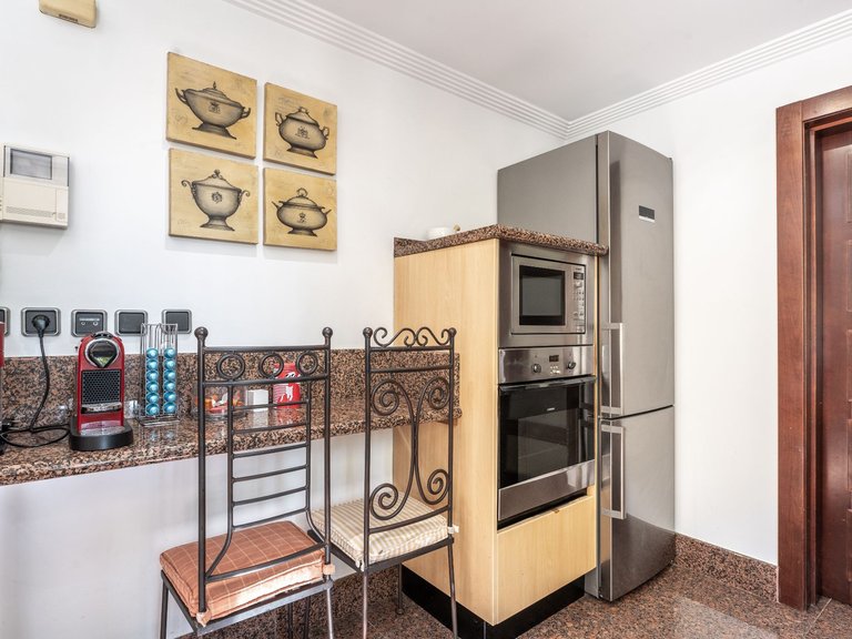 Apartamento en planta baja en Puerto Banús 6