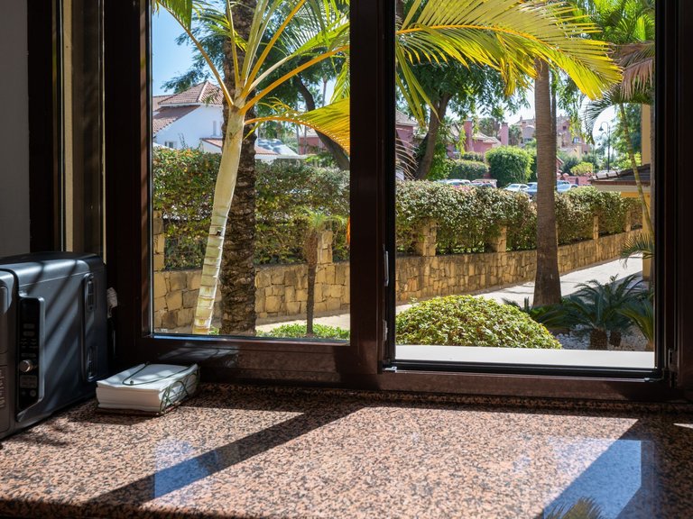 Apartamento en planta baja en Puerto Banús 31