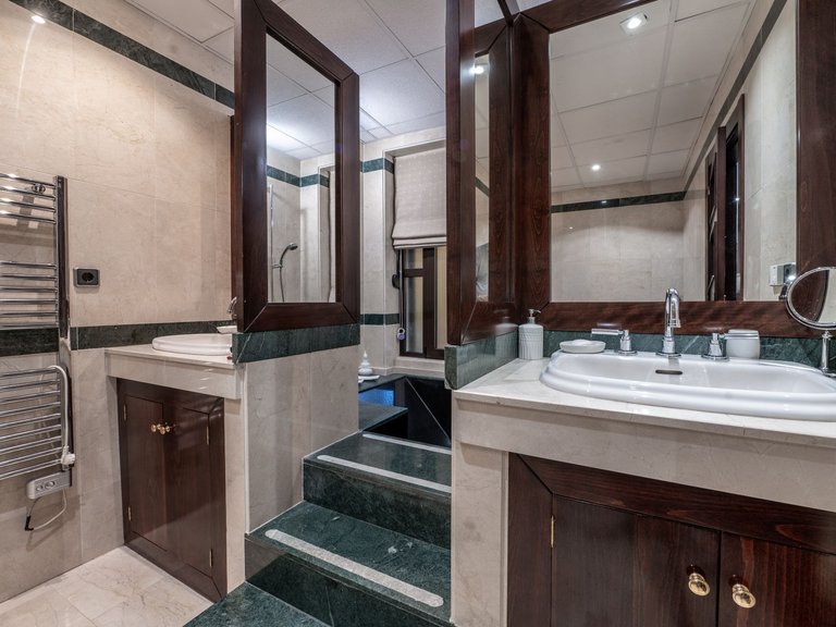 Apartamento en planta baja en Puerto Banús 20