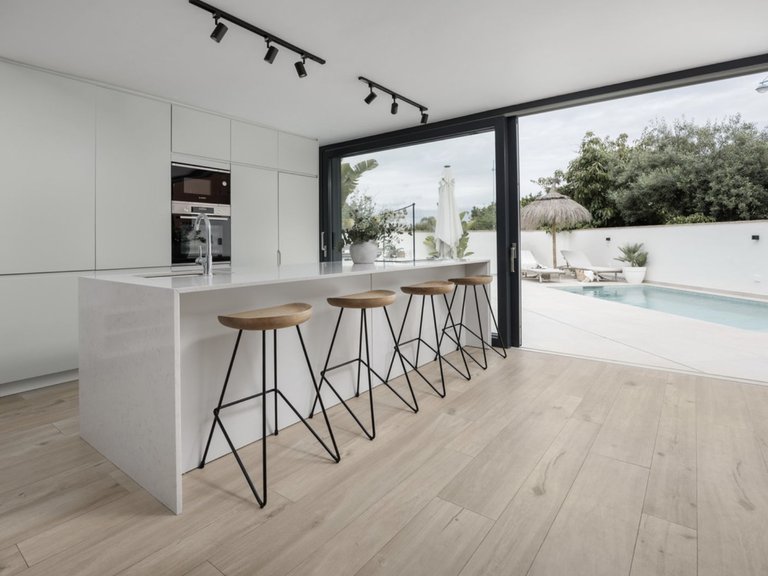 Semi-detached house for sale, San Pedro beachside. 4