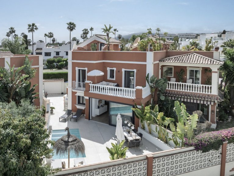 Semi-detached house for sale, San Pedro beachside. 1