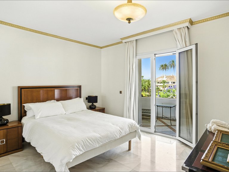 Town House for Sale in Marbella, Malaga 15