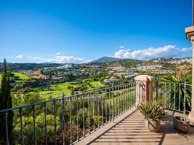 Town House for Sale in Benahavis, Malaga 26