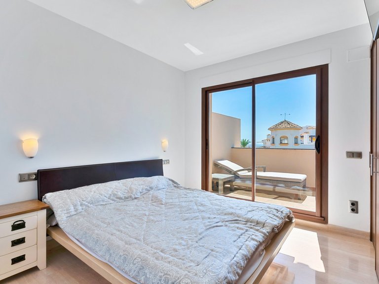 Penthouse for Sale in Marbella, Malaga 10