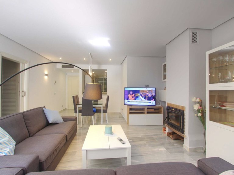 Elegant 3-Bedroom Ground Floor Apartment in Prime Beachfront Community – Golden Beach, Elviria 7
