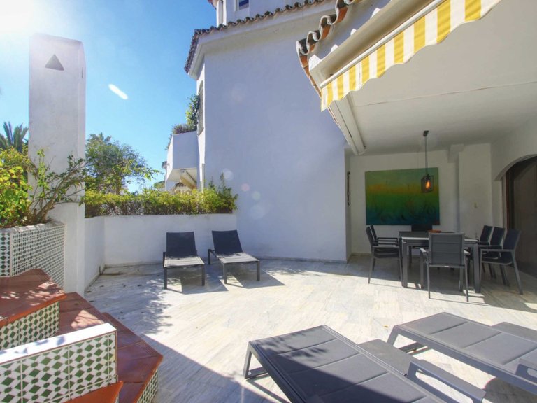 Elegant 3-Bedroom Ground Floor Apartment in Prime Beachfront Community – Golden Beach, Elviria 4