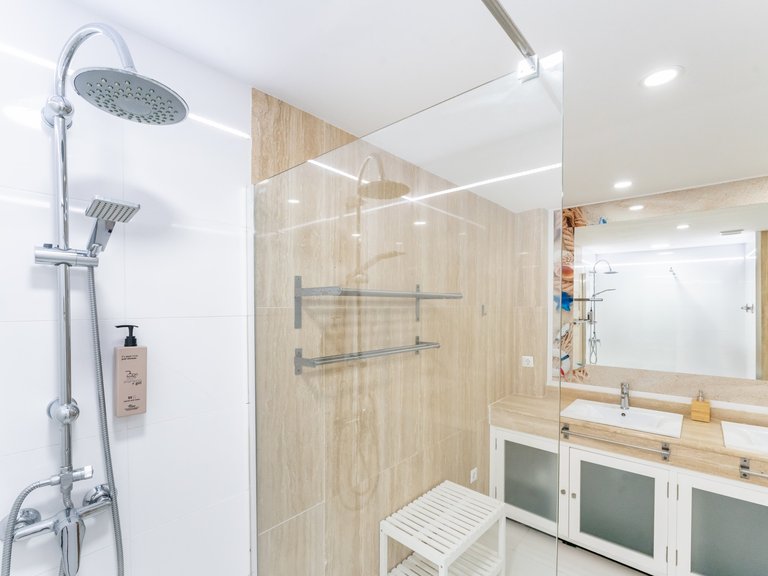 Apartment for sale in Benalmadena, Malaga 8